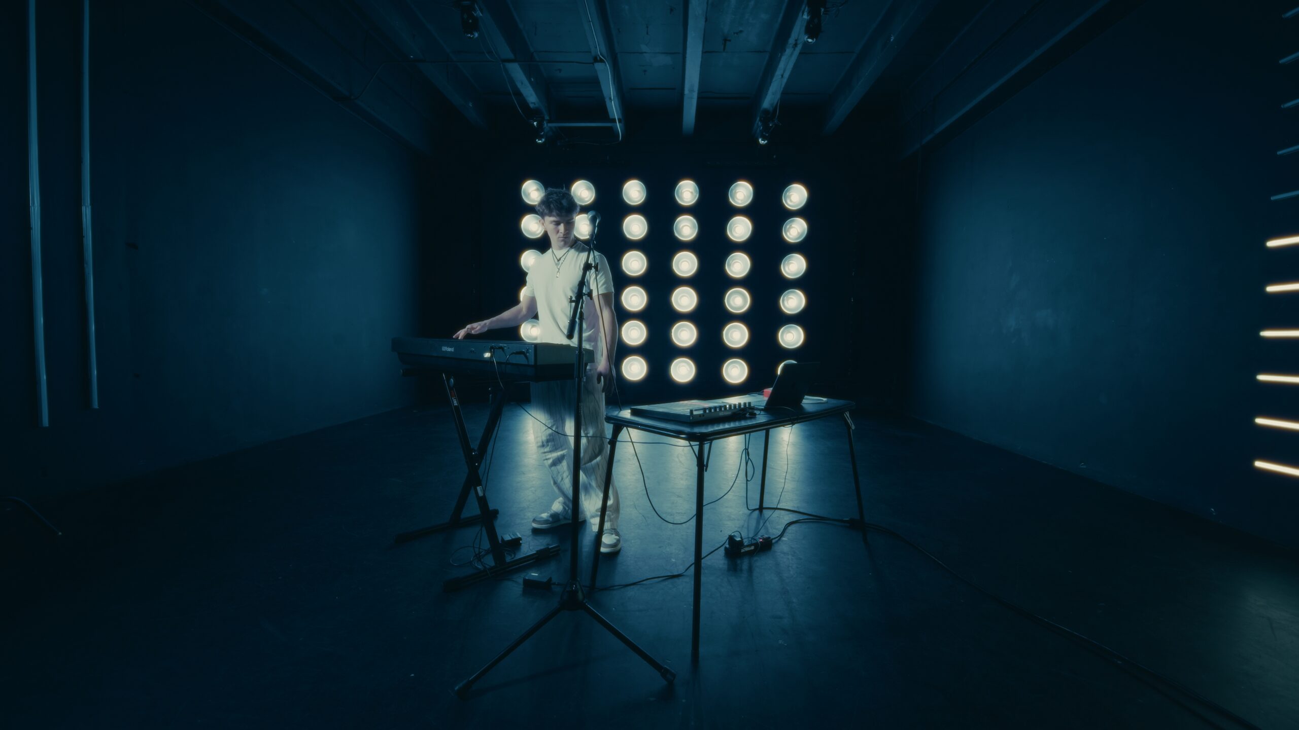 Timeline 1_00_00_03_04